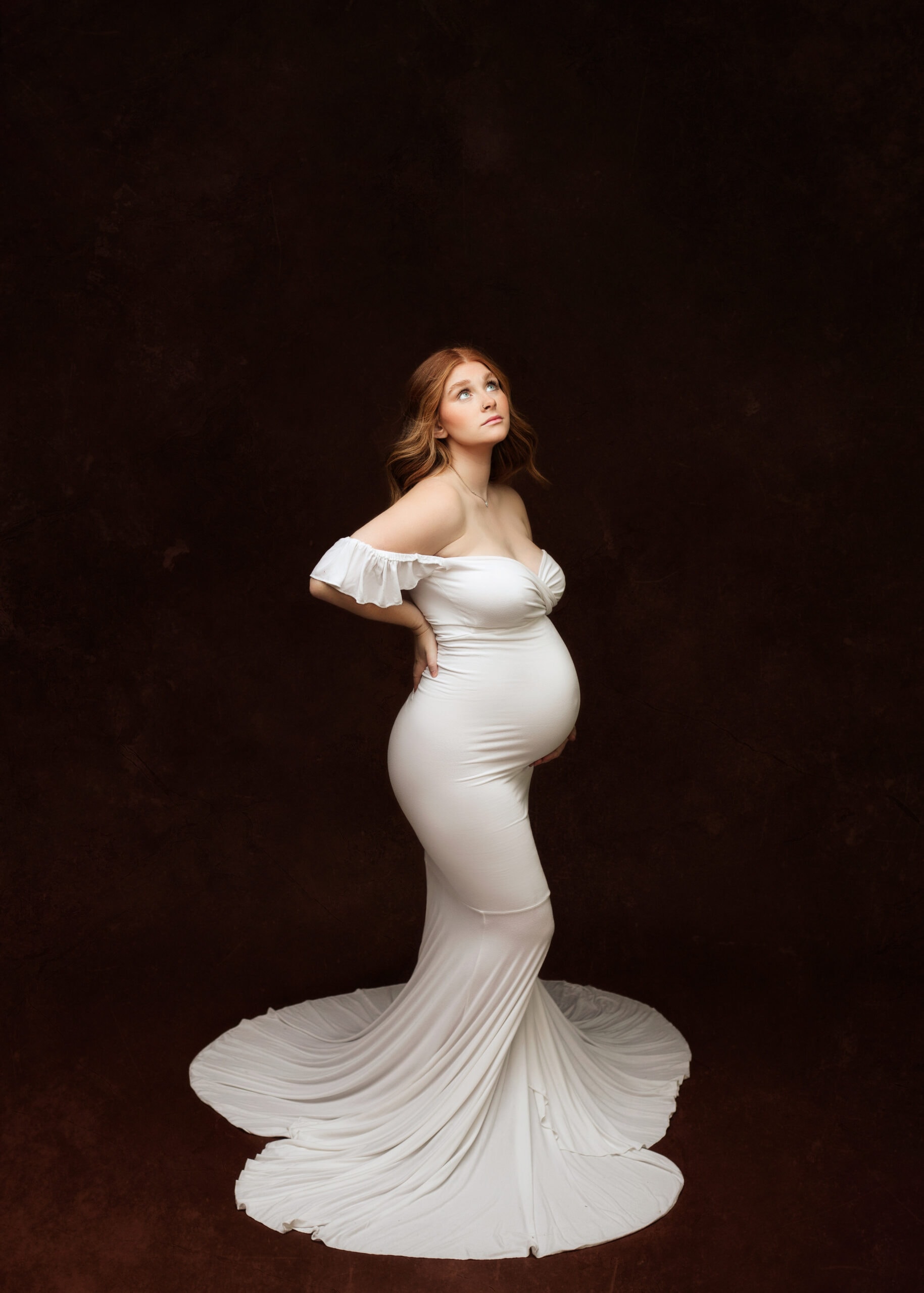 Maternity photograph in Southern Oregon photography studio.