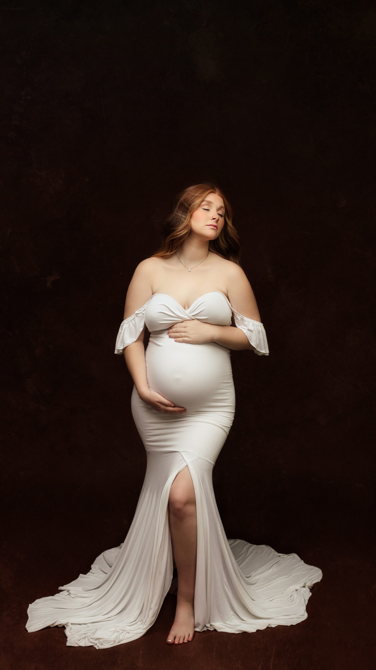 Maternity photograph in Southern Oregons best photographers studio.